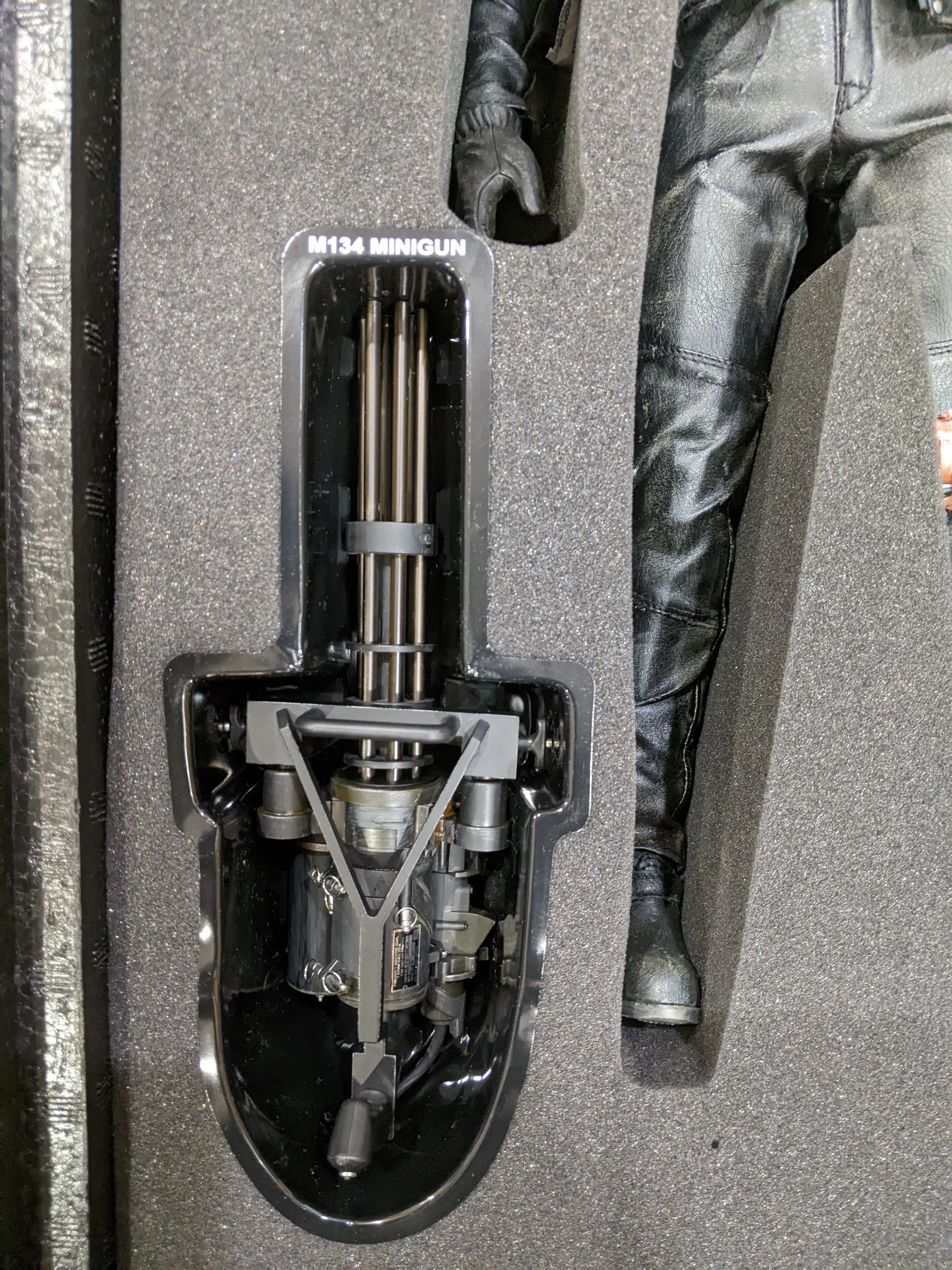 Enterbay HD Masterpiece 1/6 Terminator 2 T-800 Battle Damage Sixth Scale Action Figure *Open Box*