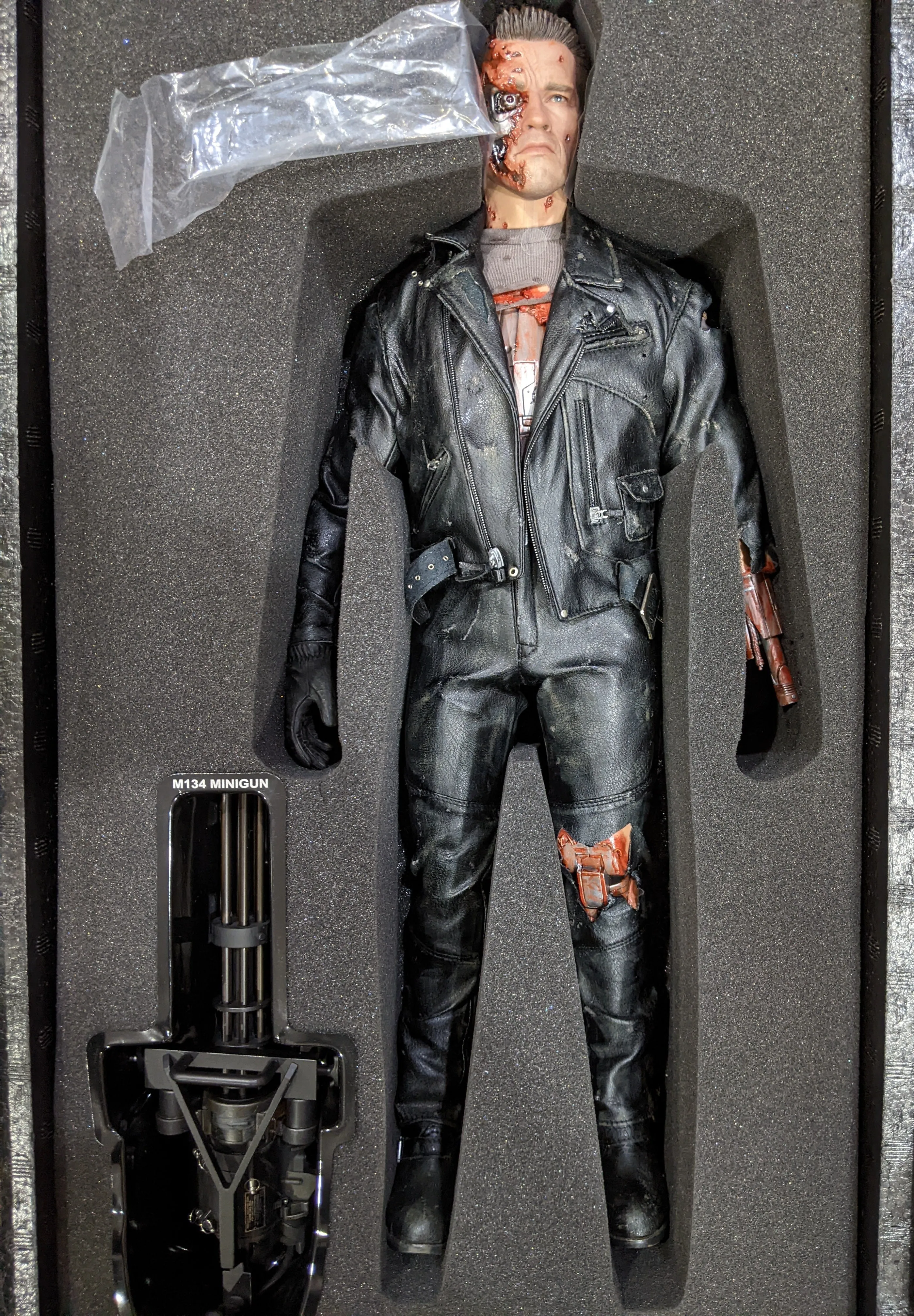 Enterbay HD Masterpiece 1/6 Terminator 2 T-800 Battle Damage Sixth Scale Action Figure *Open Box*